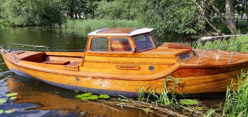 Na sprzedaż: Klasyczna taksówka wodna „Nicolina” zbudowana w 1950 roku – piękny drewniany klasyk